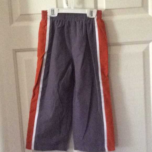 Kid zone Lot of 3 Boys jogging Suits (3) - Picture 6 of 8